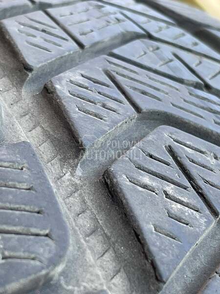 Pirelli 235/55 R19 Zimska