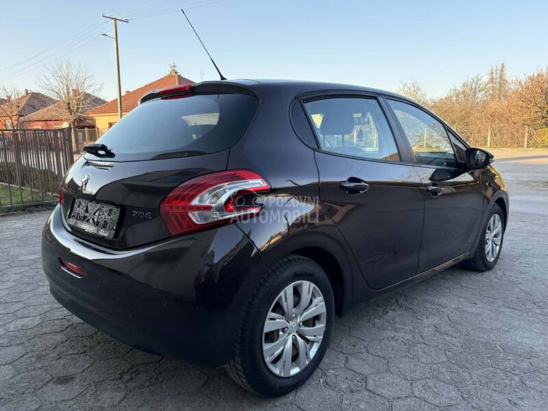 Peugeot 208 