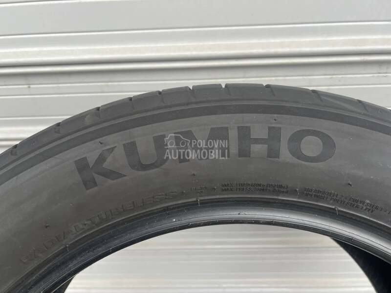 Kumho 215/55 R18 Letnja