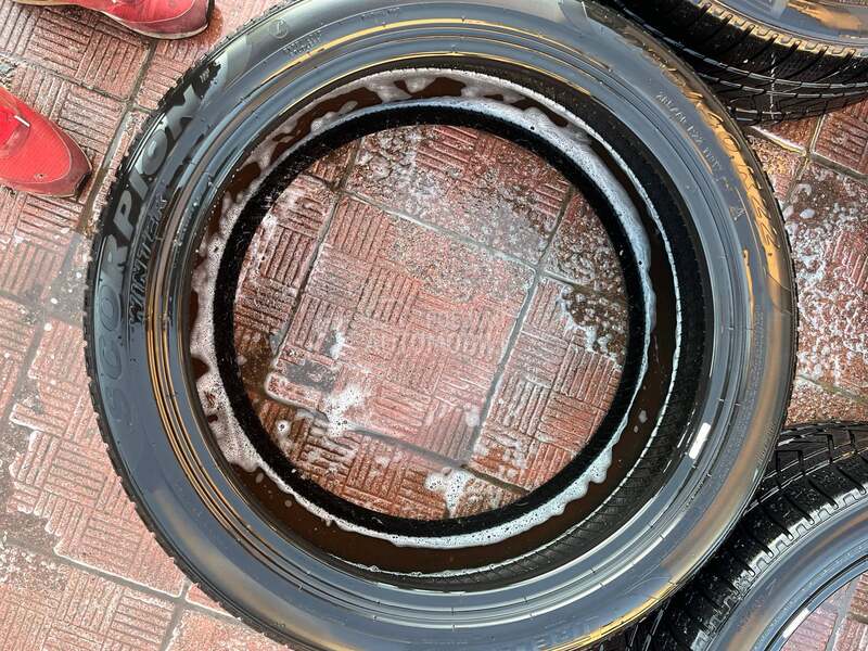 Pirelli 285/40 R22 Sve sezone