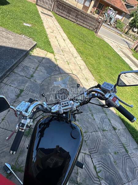 Honda shadow 1100