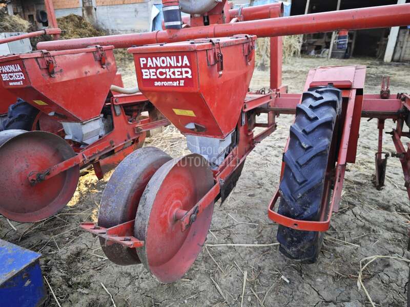 Becker Pneumatska sejalica