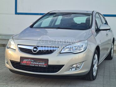 Opel Astra J 1.6 NAAVIGACIJA