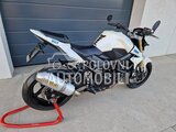 Suzuki GSR 750