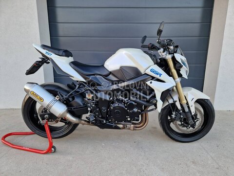 Suzuki GSR 750