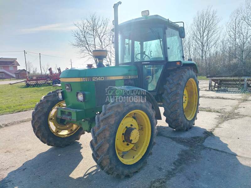John Deere 2130