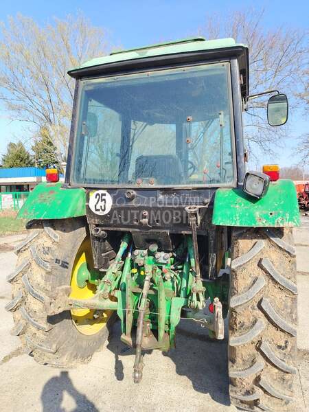 John Deere 2130