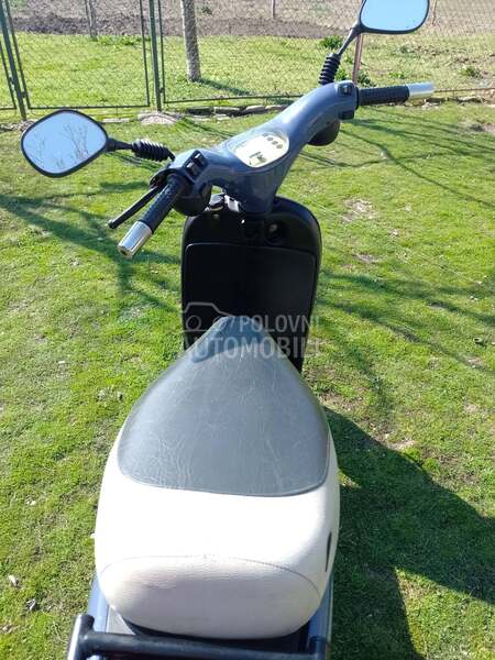Piaggio Free