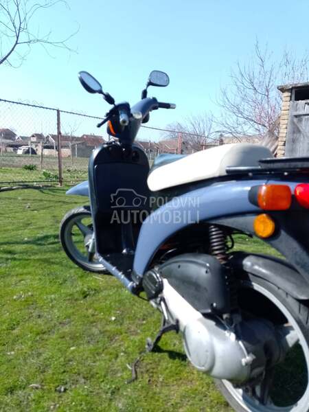 Piaggio Free