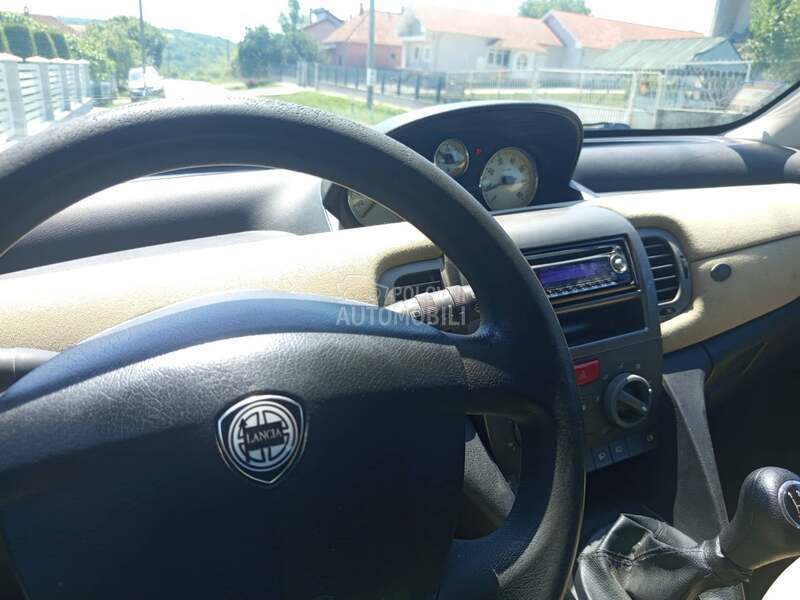 Lancia Ypsilon 
