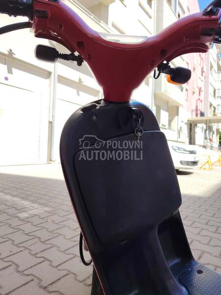 Piaggio Free