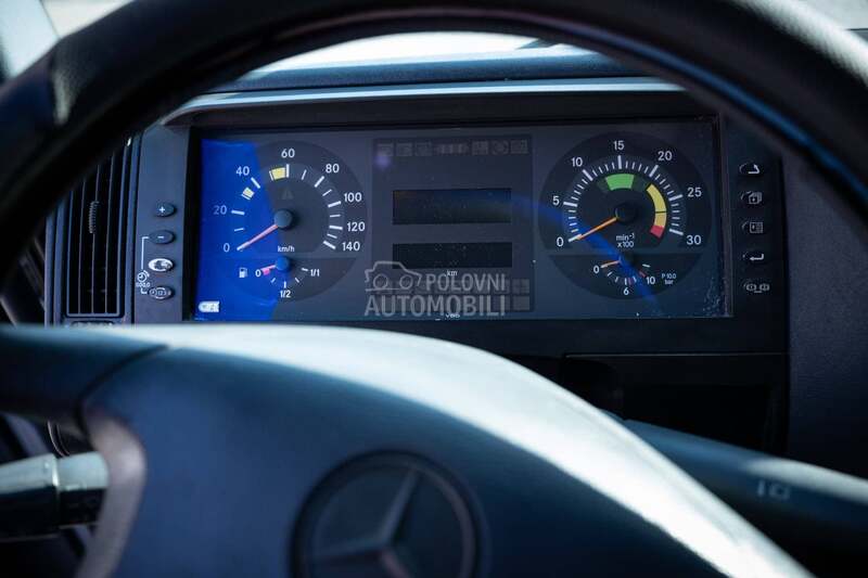 Mercedes Benz atego 1318