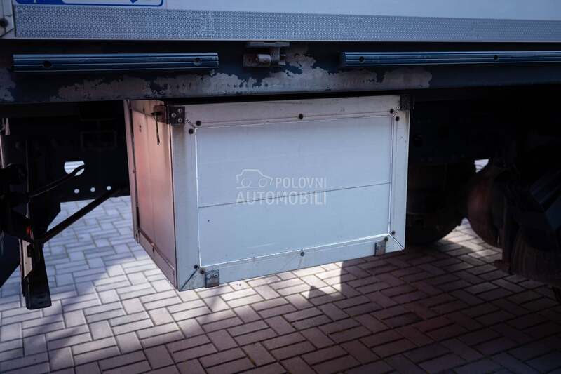 Mercedes Benz atego 1218