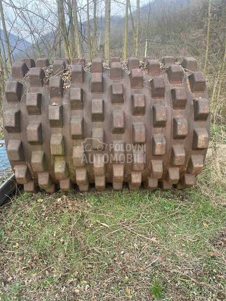 Jez pegla za valjak BOMAG