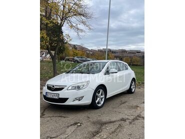 Opel Astra J 1.7 CDTI /COSMO/