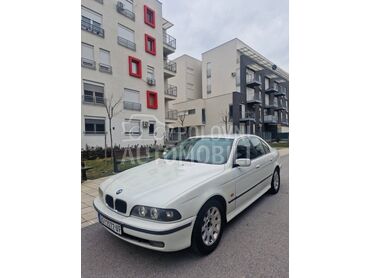 BMW 528 