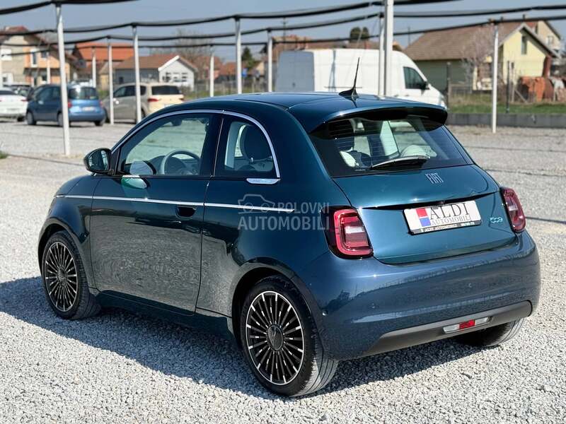 Fiat 500e La Prima