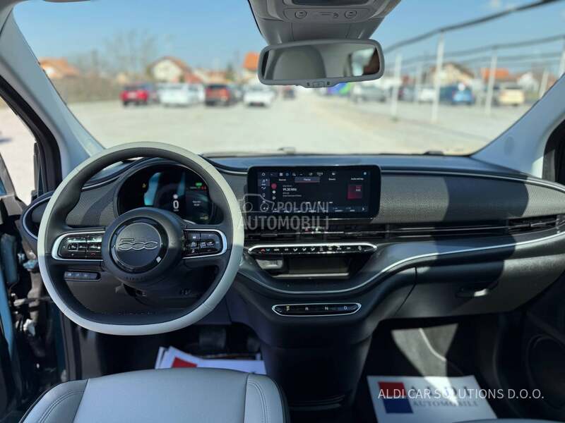 Fiat 500e La Prima