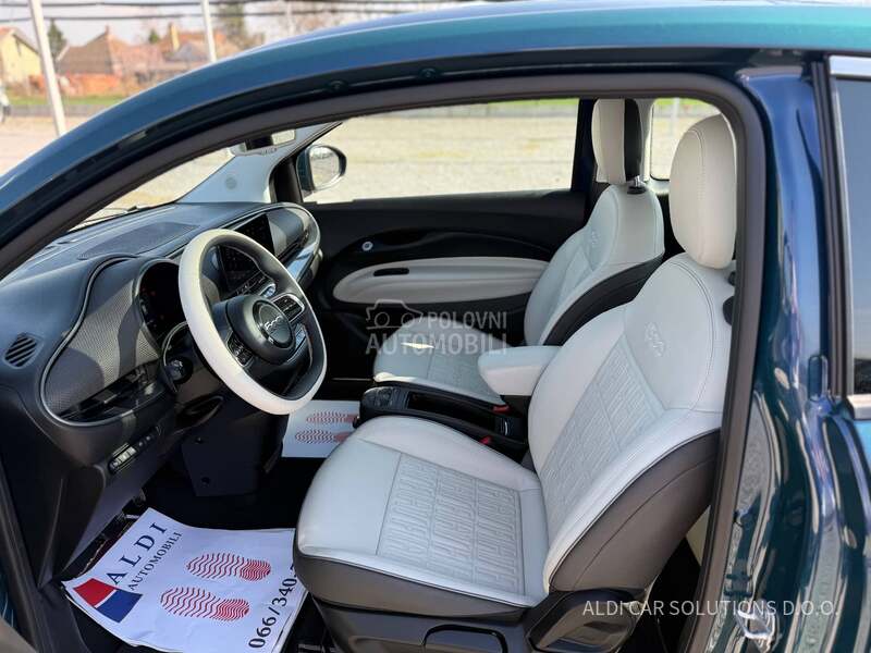Fiat 500e La Prima