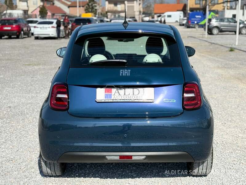 Fiat 500e La Prima