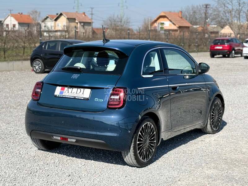 Fiat 500e La Prima