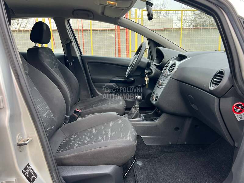 Opel Corsa D SELECTION