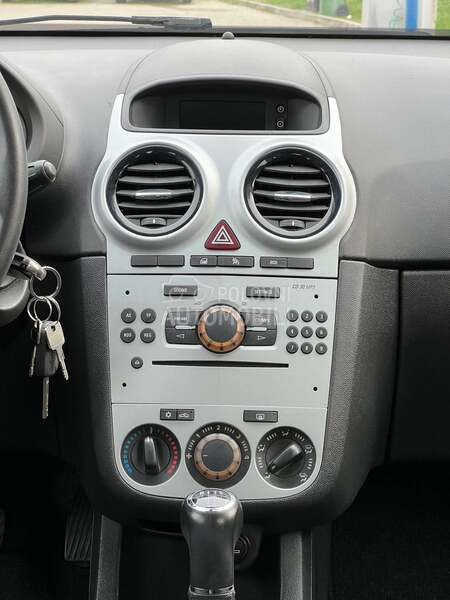 Opel Corsa D SELECTION