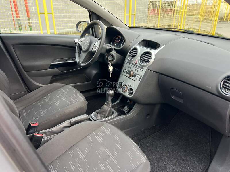 Opel Corsa D SELECTION