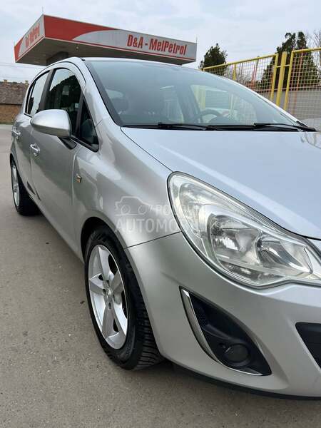 Opel Corsa D SELECTION