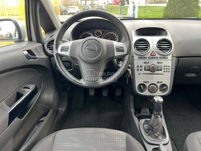 Opel Corsa D SELECTION