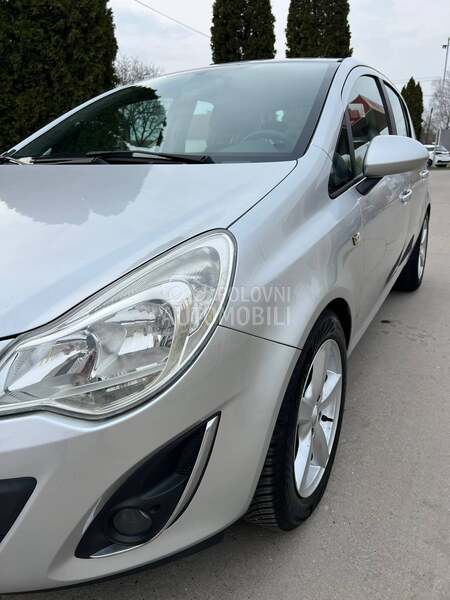 Opel Corsa D SELECTION