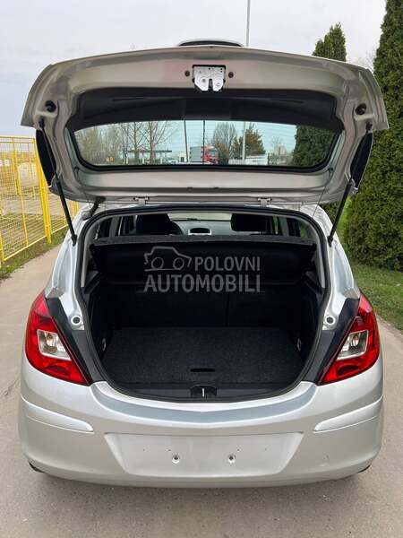 Opel Corsa D SELECTION