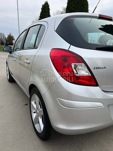 Opel Corsa D SELECTION