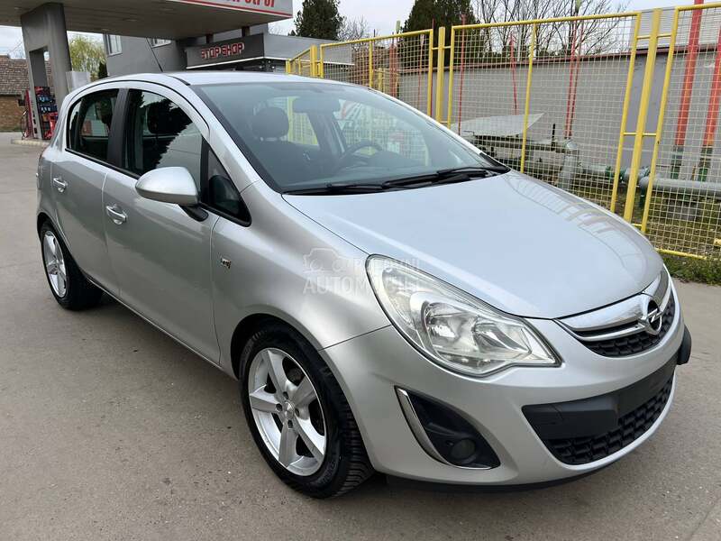 Opel Corsa D SELECTION