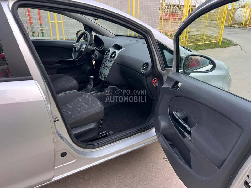 Opel Corsa D SELECTION
