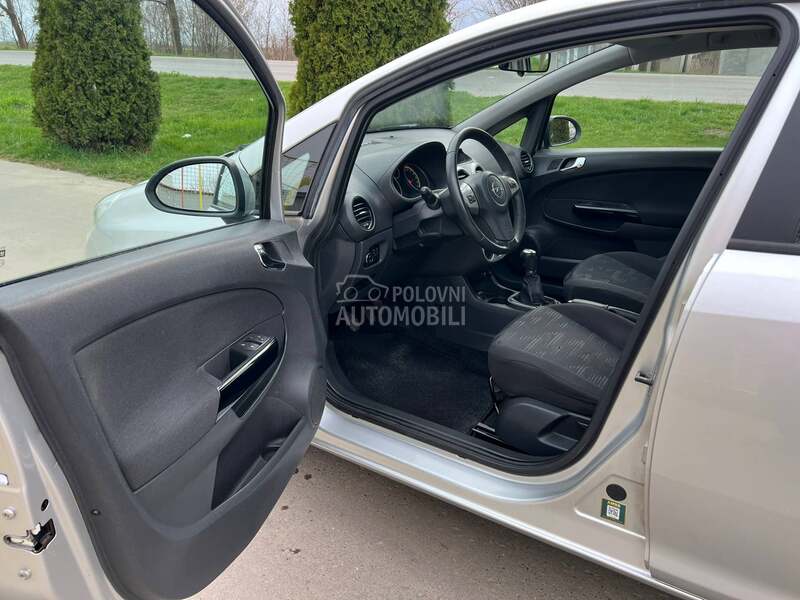Opel Corsa D SELECTION