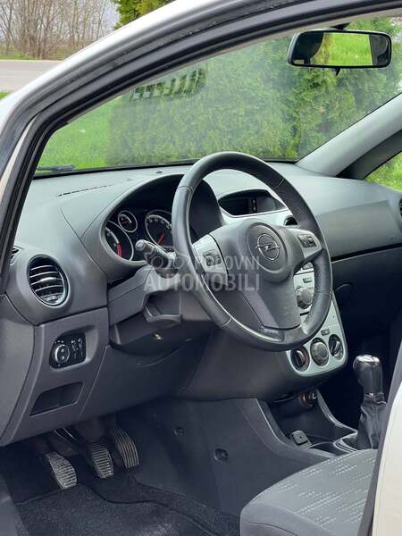Opel Corsa D SELECTION