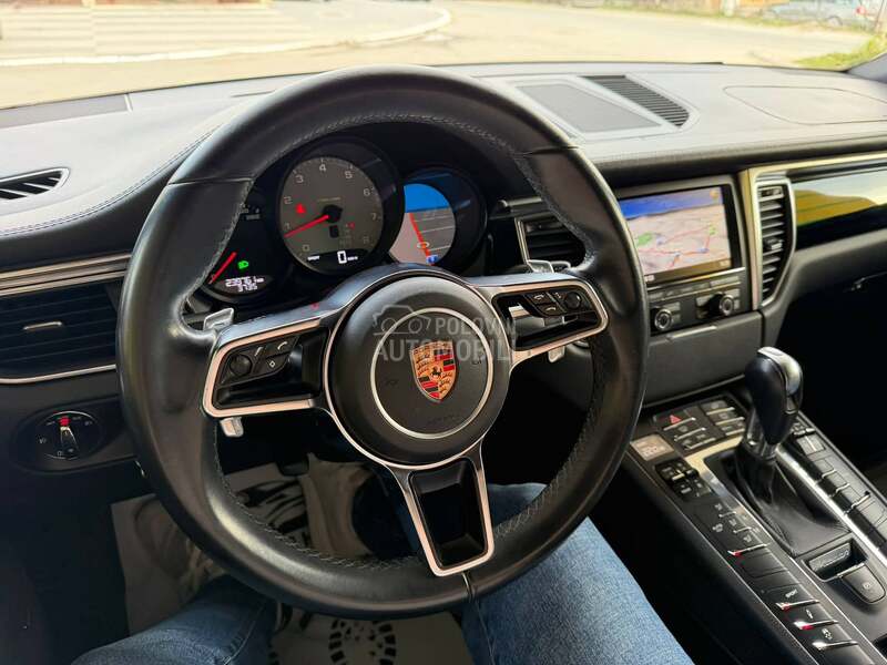 Porsche Macan s