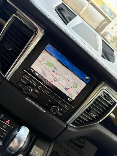 Porsche Macan s