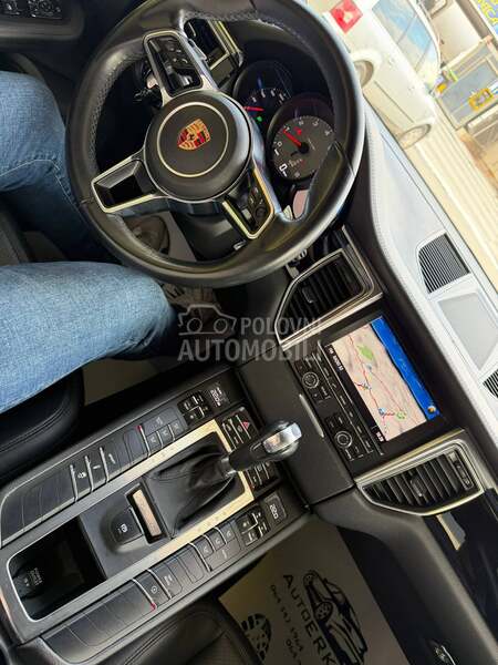 Porsche Macan s