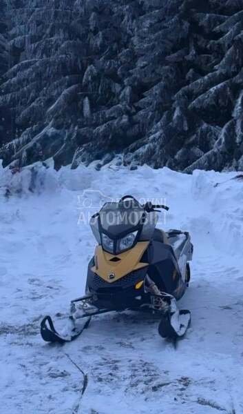 Ski-Doo summit 800