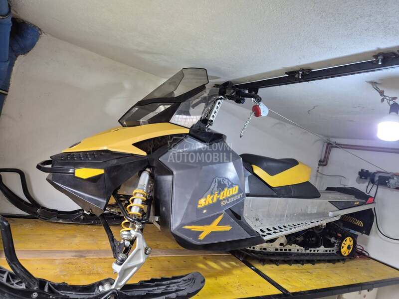 Ski-Doo summit 800