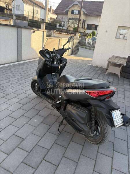 Yamaha X max 400