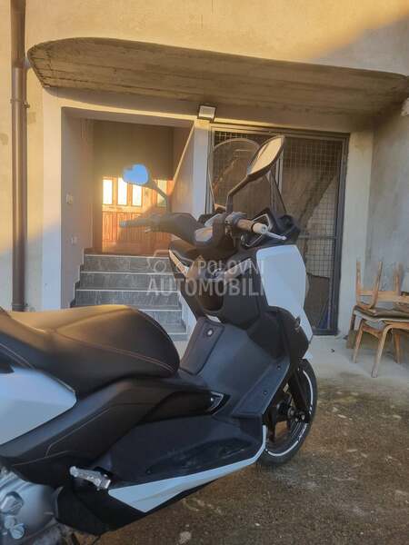 Yamaha Xmax