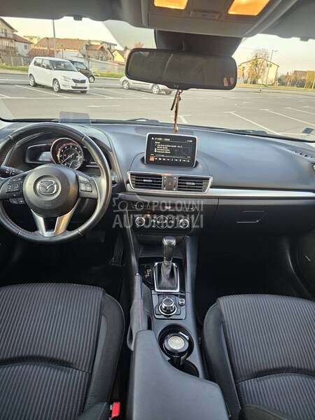 Mazda 3 AT Revolution