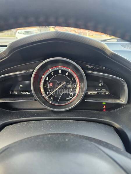 Mazda 3 AT Revolution