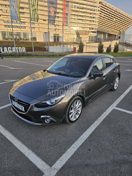 Mazda 3 AT Revolution