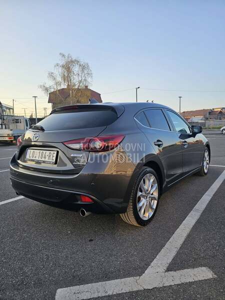 Mazda 3 AT Revolution