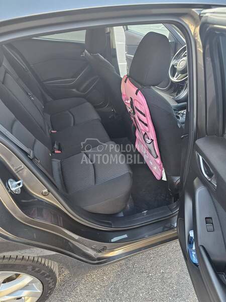 Mazda 3 AT Revolution