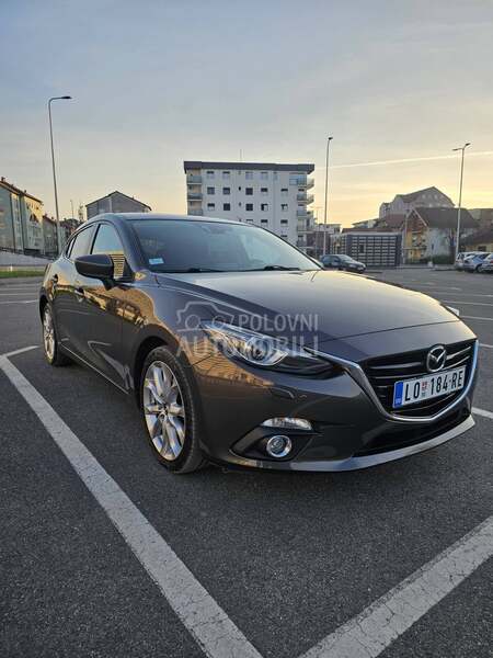 Mazda 3 AT Revolution